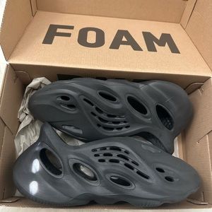 Black Yeezy Foam Runners